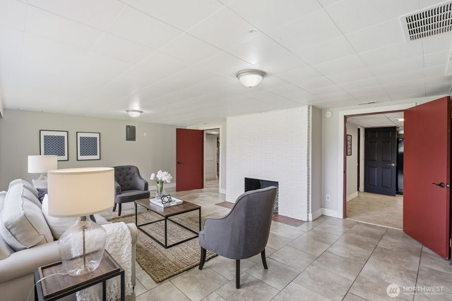 3822 Shelby Road, Lynnwood, WA 98087