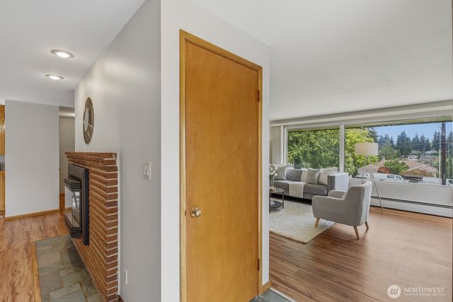 3822 Shelby Road, Lynnwood, WA 98087