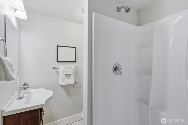 3822 Shelby Road, Lynnwood, WA 98087