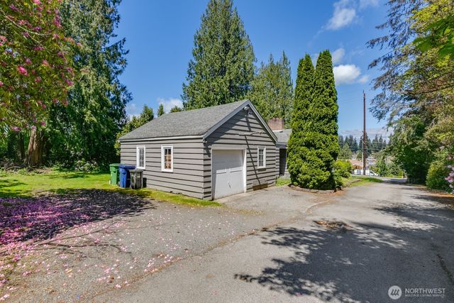 3822 Shelby Road, Lynnwood, WA 98087
