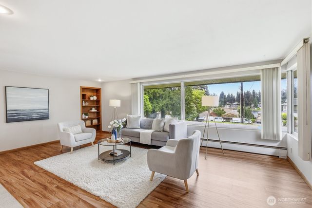 3822 Shelby Road, Lynnwood, WA 98087