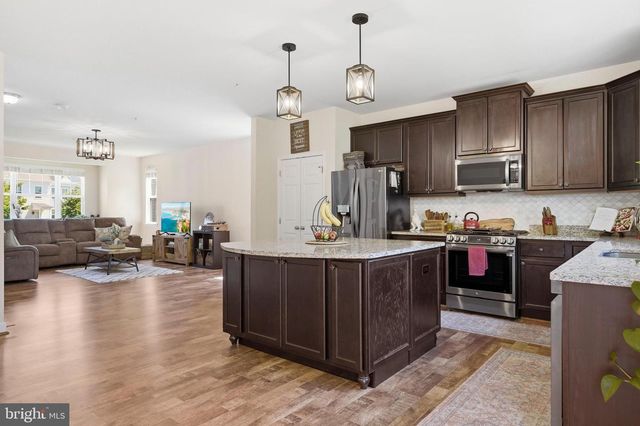 555 ENGLISH OAK LN, Prince Frederick, MD 20678
