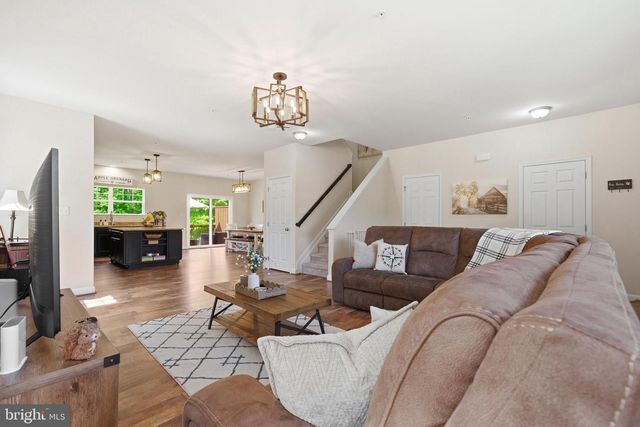555 ENGLISH OAK LN, Prince Frederick, MD 20678