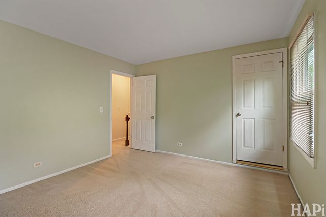 301 Albany Lane, Vernon Hills, IL 60061