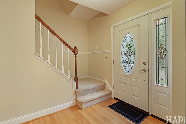 301 Albany Lane, Vernon Hills, IL 60061