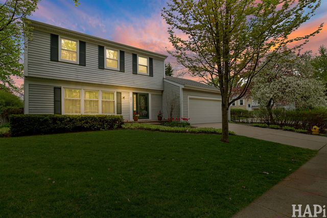 301 Albany Lane, Vernon Hills, IL 60061