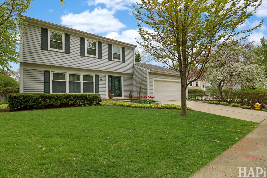 301 Albany Lane, Vernon Hills, IL 60061