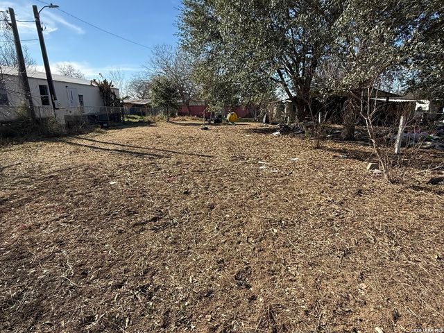 1507 Hough, Adkins, TX 78101