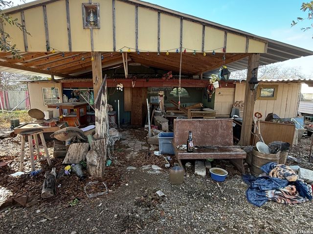 1507 Hough, Adkins, TX 78101