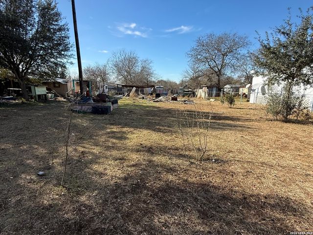 1507 Hough, Adkins, TX 78101