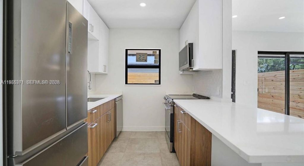 1119 W Las Olas Blvd 1, Fort Lauderdale, FL 33312