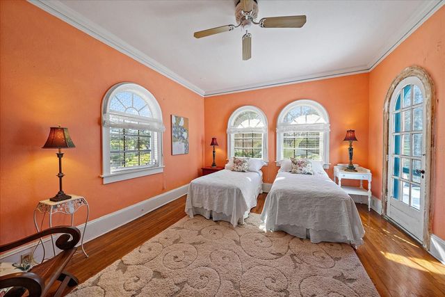 2830 BAY SHORE CIRCLE, Sarasota, FL 34234