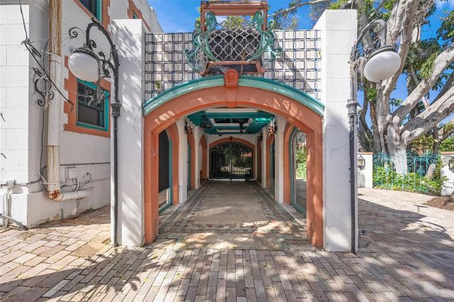 2830 BAY SHORE CIRCLE, Sarasota, FL 34234