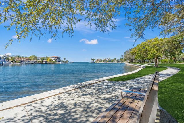 2830 BAY SHORE CIRCLE, Sarasota, FL 34234