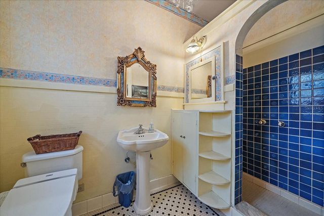 2830 BAY SHORE CIRCLE, Sarasota, FL 34234