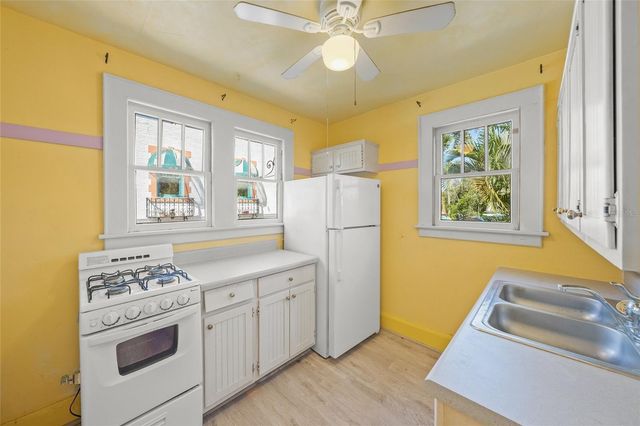 2830 BAY SHORE CIRCLE, Sarasota, FL 34234
