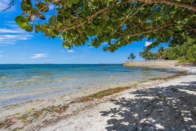 2830 BAY SHORE CIRCLE, Sarasota, FL 34234