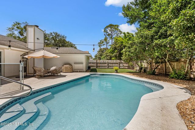 1111 18TH Street N, Jacksonville Beach, FL 32250