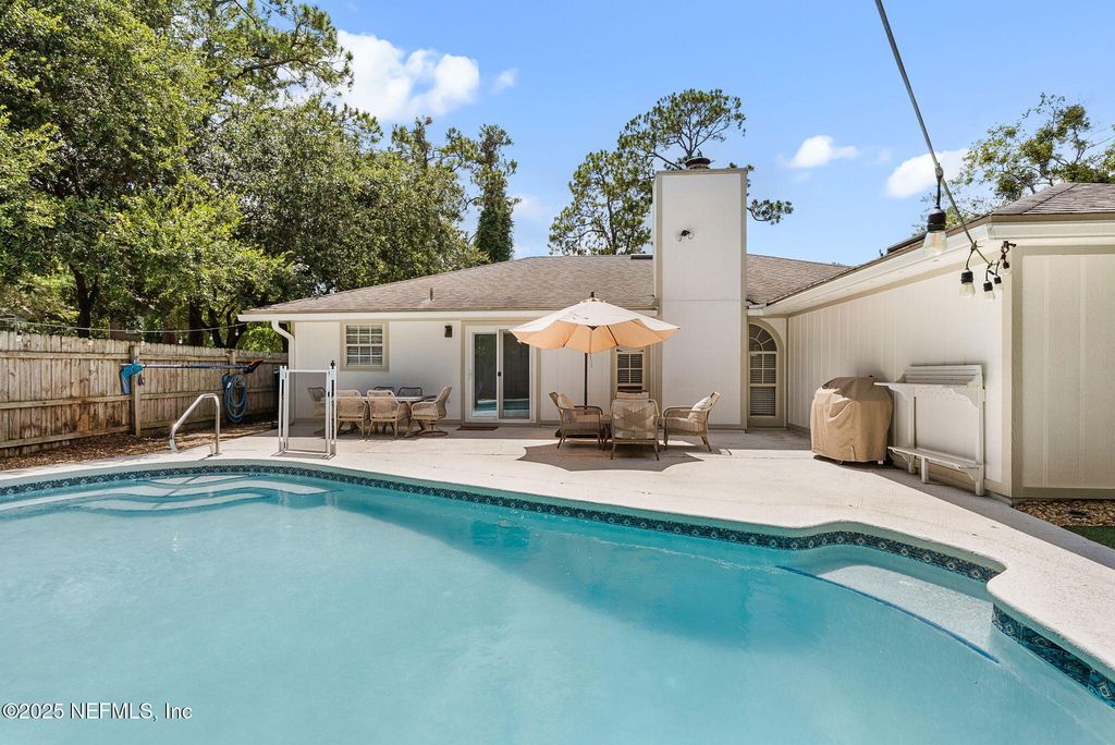 1111 18TH Street N, Jacksonville Beach, FL 32250