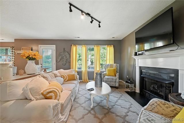 3006 Creek Meadow Cir, North Chesterfield, VA 23234