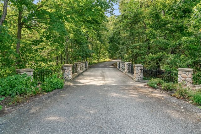 3603 Elk Court, Zeeland, MI 49464