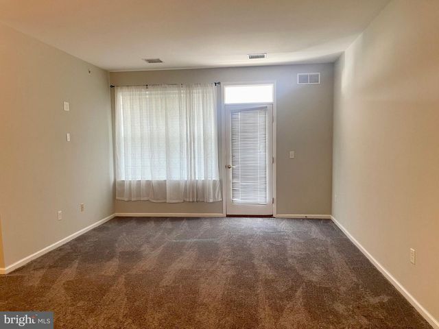 632 TIMBERLAKE DR, Ewing, NJ 08618