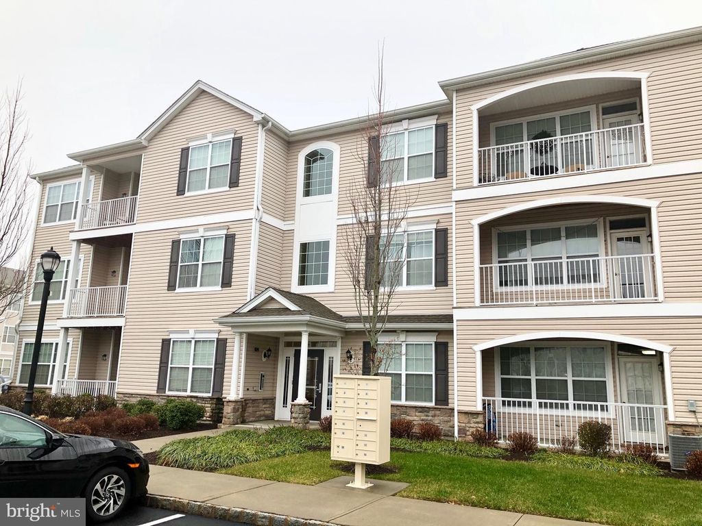 632 TIMBERLAKE DR, Ewing, NJ 08618
