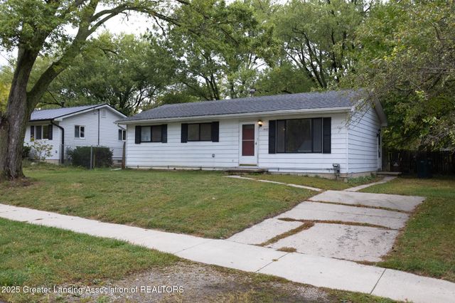1422 Pierce Road, Lansing, MI 48910