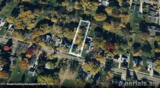 1422 Pierce Road, Lansing, MI 48910