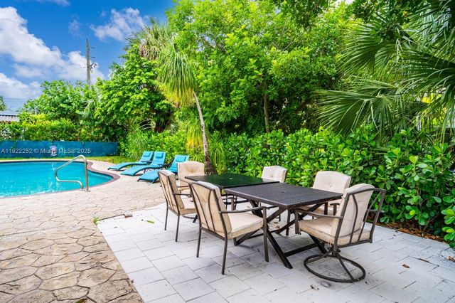 1165 SW 4th Ter, Pompano Beach, FL 33060