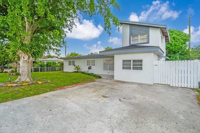 1165 SW 4th Ter, Pompano Beach, FL 33060