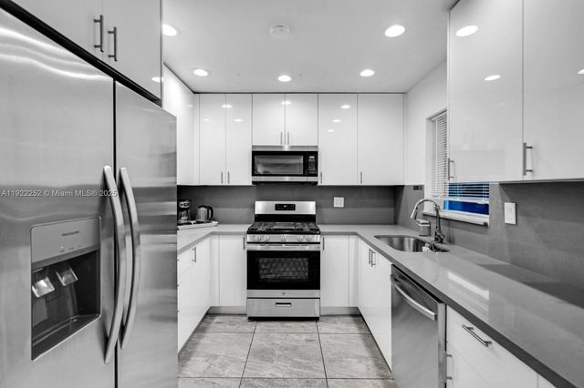 1165 SW 4th Ter, Pompano Beach, FL 33060