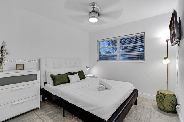 1165 SW 4th Ter, Pompano Beach, FL 33060