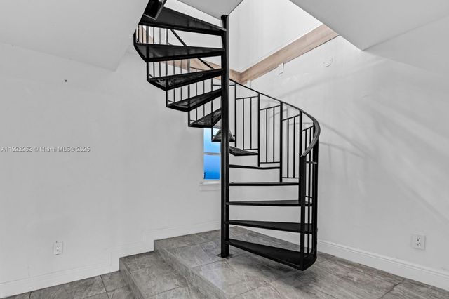 1165 SW 4th Ter, Pompano Beach, FL 33060