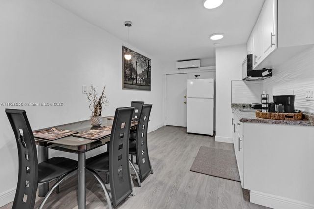 1165 SW 4th Ter, Pompano Beach, FL 33060