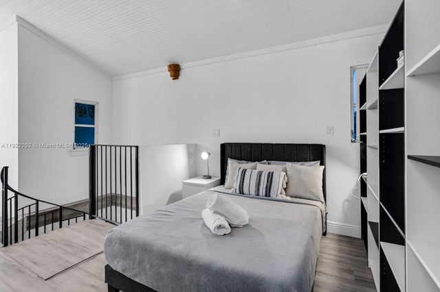 1165 SW 4th Ter, Pompano Beach, FL 33060