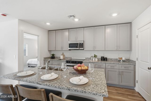 1375 W AZTEC Drive, Coolidge, AZ 85128