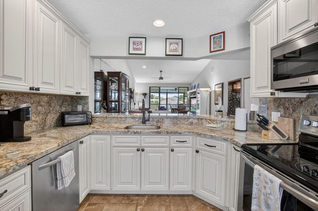 7701 Glendevon Lane 1907, Delray Beach, FL 33446