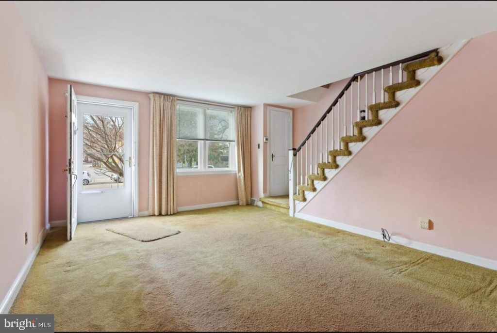 233 N BISHOP AVE, CLIFTON HEIGHTS, PA 19018 — photo 2