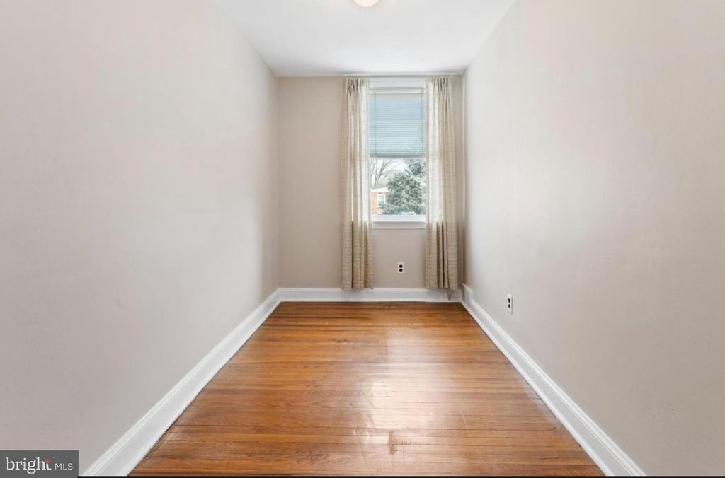 233 N BISHOP AVE, CLIFTON HEIGHTS, PA 19018 — photo 4