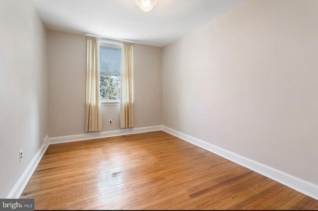 233 N BISHOP AVE, CLIFTON HEIGHTS, PA 19018 — photo 5