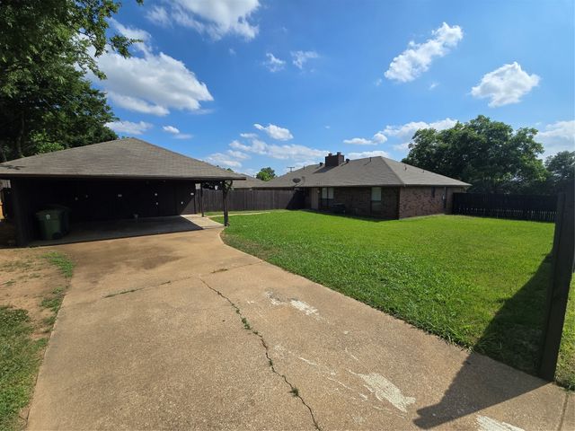 7451 N College Circle, North Richland Hills, TX 76180