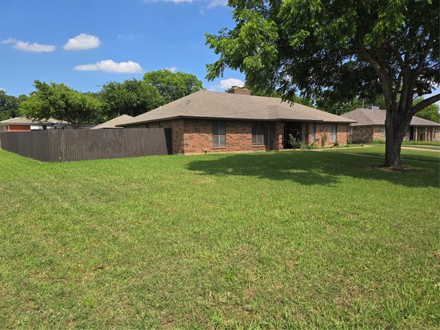 7451 N College Circle, North Richland Hills, TX 76180