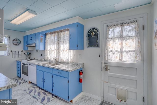 77 WEST AVE, Ocean View, DE 19970