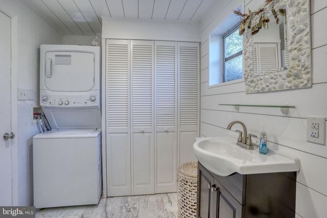 77 WEST AVE, Ocean View, DE 19970