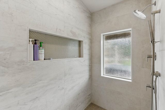 365 N Legacy Ridge Dr, Liberty Lake, WA 99019