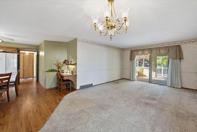 10780 Crestview DRIVE, Cedarburg, WI 53012