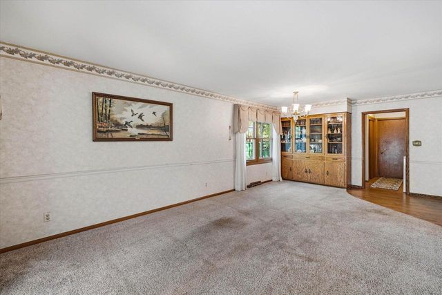 10780 Crestview DRIVE, Cedarburg, WI 53012