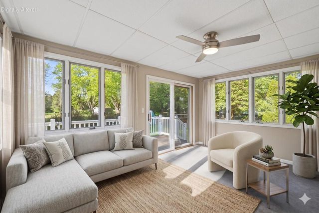 10780 Crestview DRIVE, Cedarburg, WI 53012