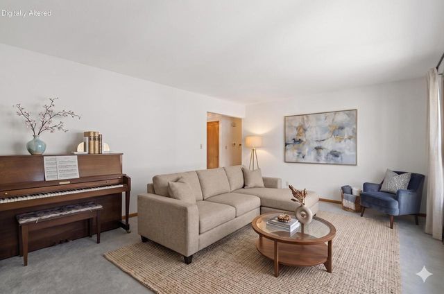 10780 Crestview DRIVE, Cedarburg, WI 53012